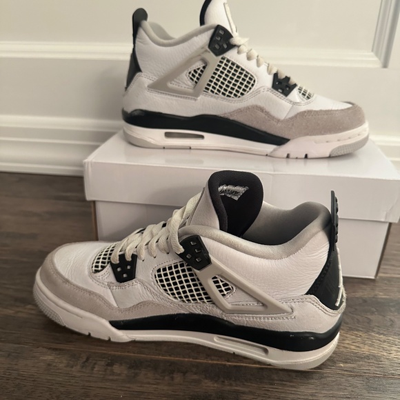 Jordan 4 Military Black - Picture 2 of 5